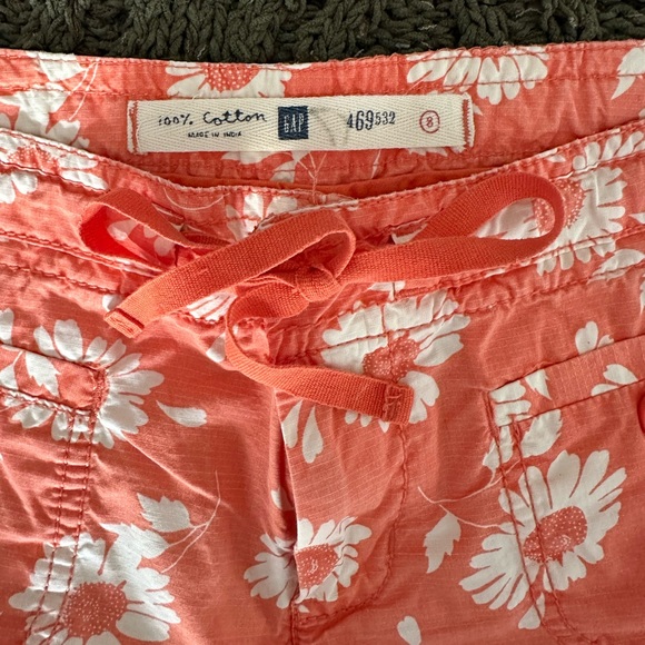 GAP Low Rise Floral Orange Shorts Size 8 - Picture 3 of 8